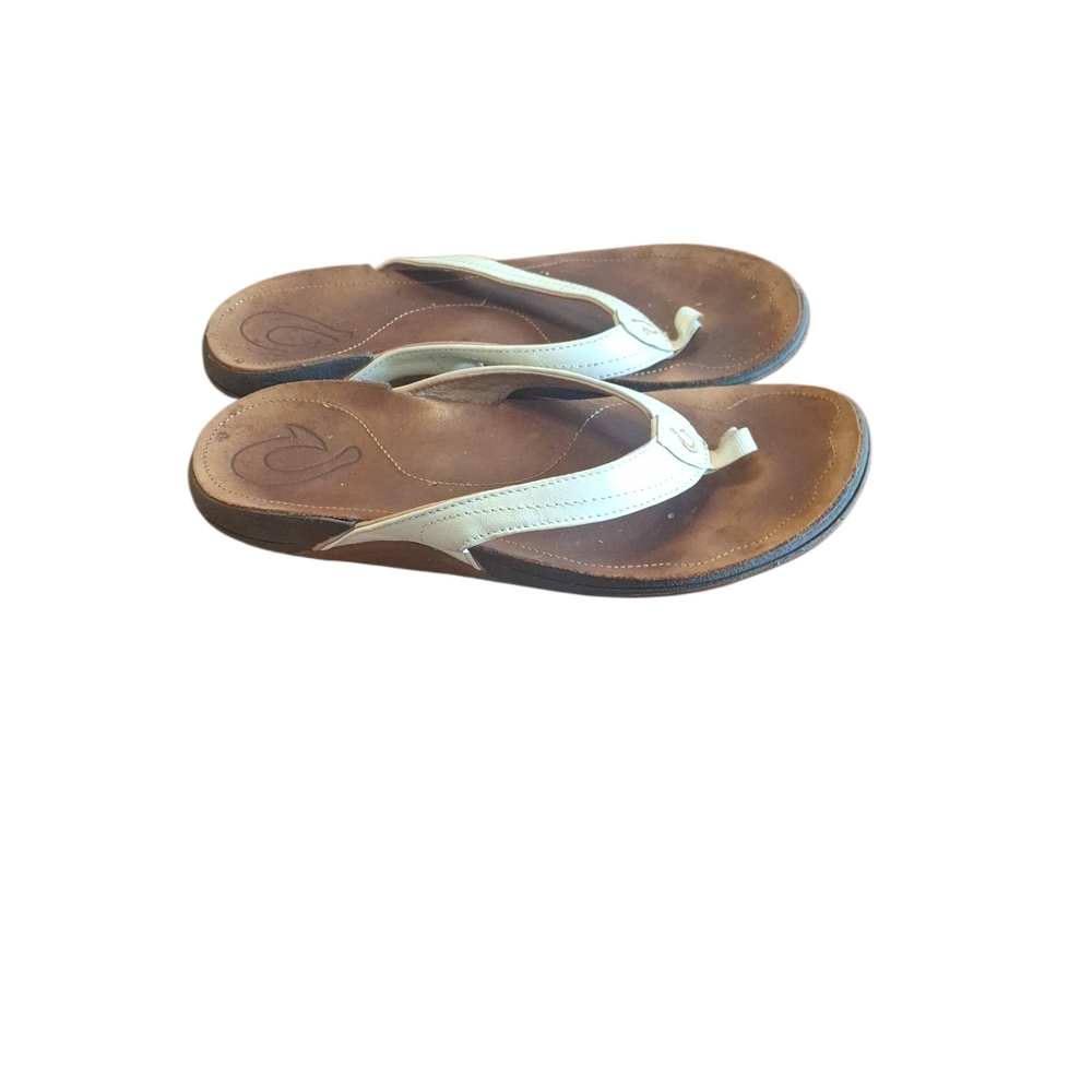 OluKai White Leather Thong Sandals with Brown Footbed